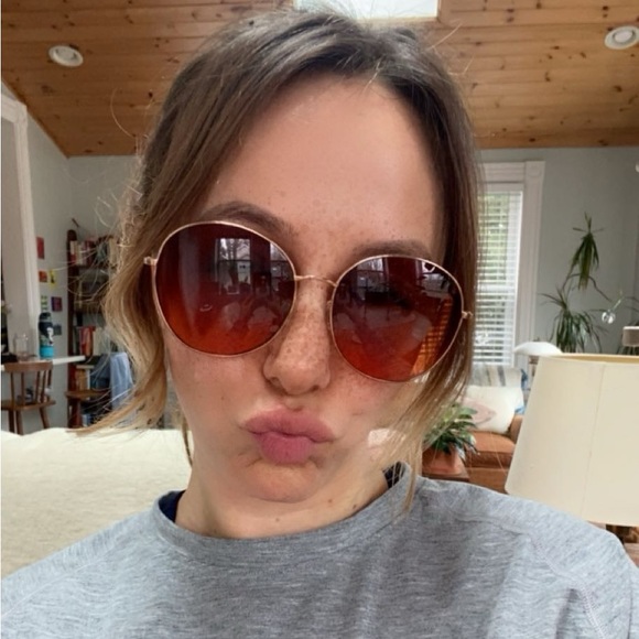 Oliver People's Oversized Polarized Blondell Sunglasses - Picture 9 of 9